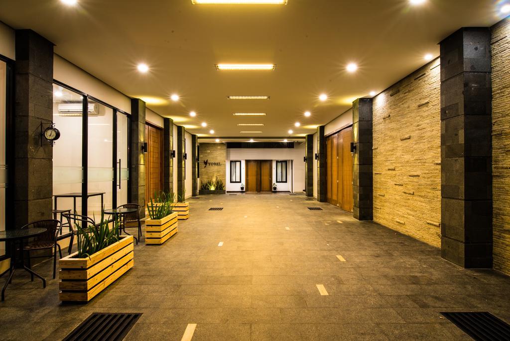 Yobel Hotel Джокьякарта Экстерьер фото