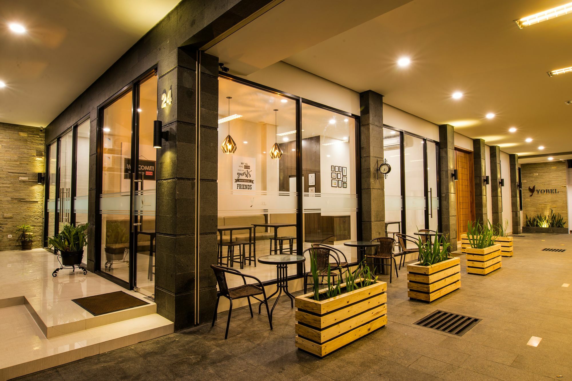 Yobel Hotel Джокьякарта Экстерьер фото